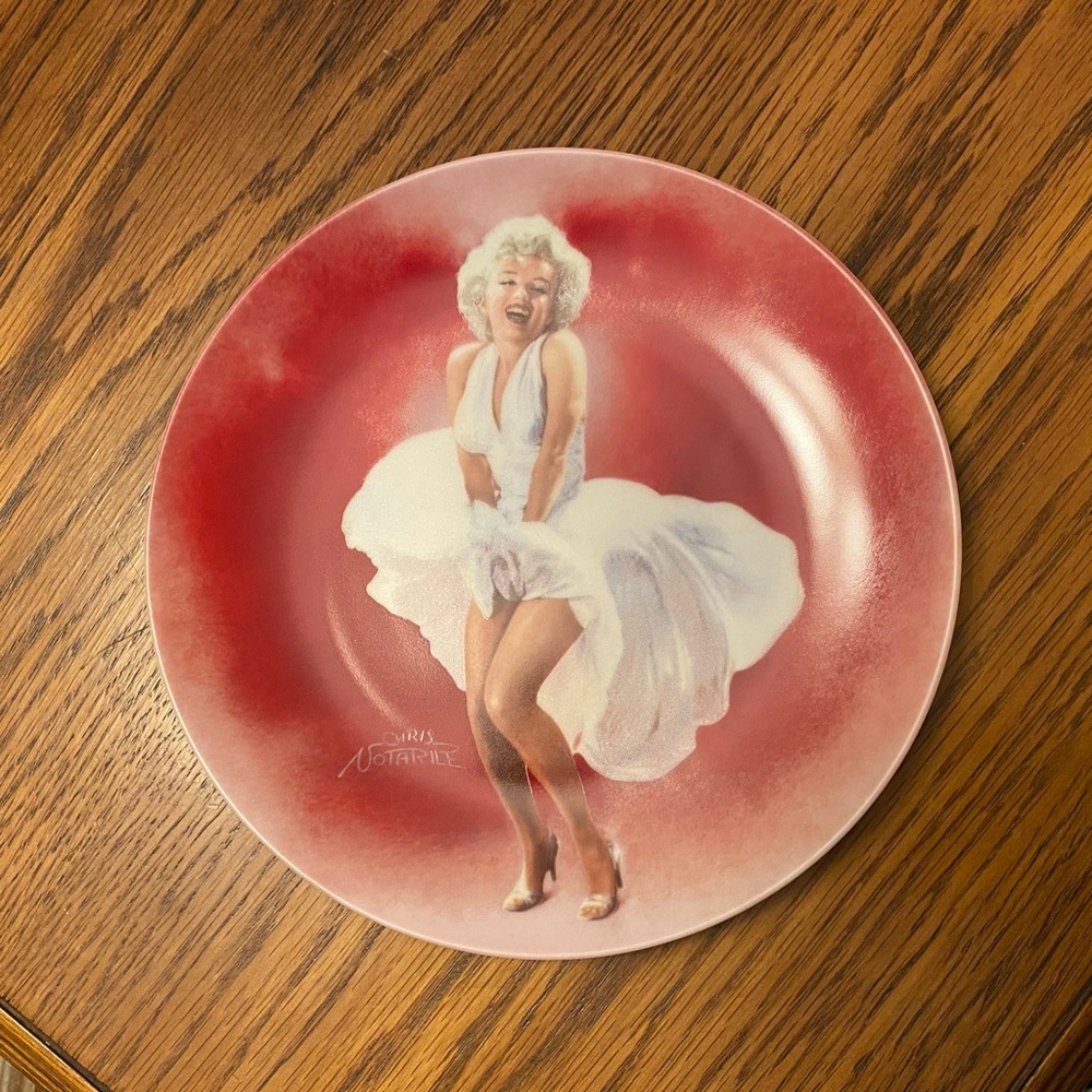 Marilyn Monroe collectible plate